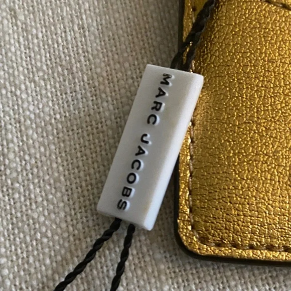 NWT Marc Jacobs Metallic Gold Card Holder - Picture 4 of 5